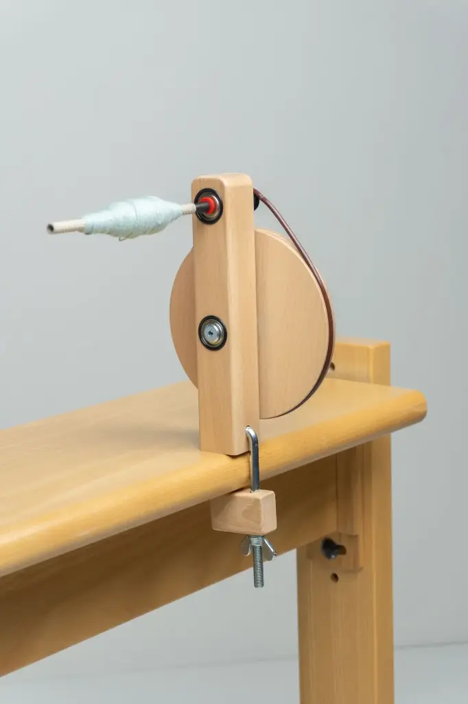 Hand bobbin winder