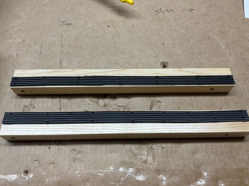 [BZ0512] Strook ribloper smal 15x3mm 165mm lang